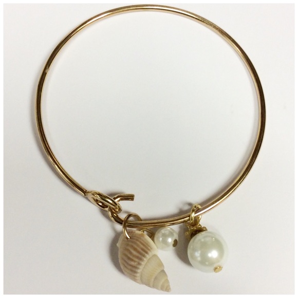 Seashell & Pearl Bead Bracelet Gold-Tone - Picture 1 of 1